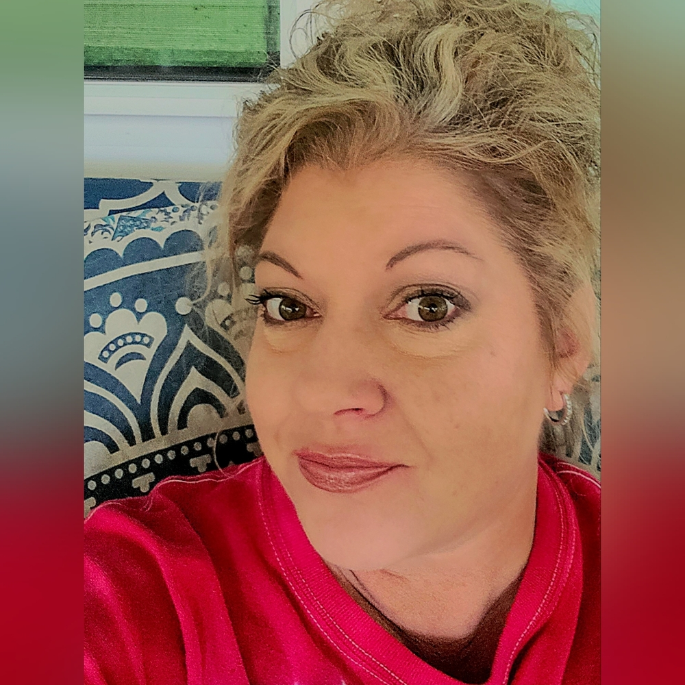 Meet your Posher, Julie